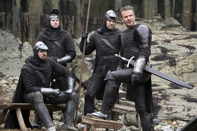 Main di King Arthur:Legend of the Sword, akting David Beckham dinanti