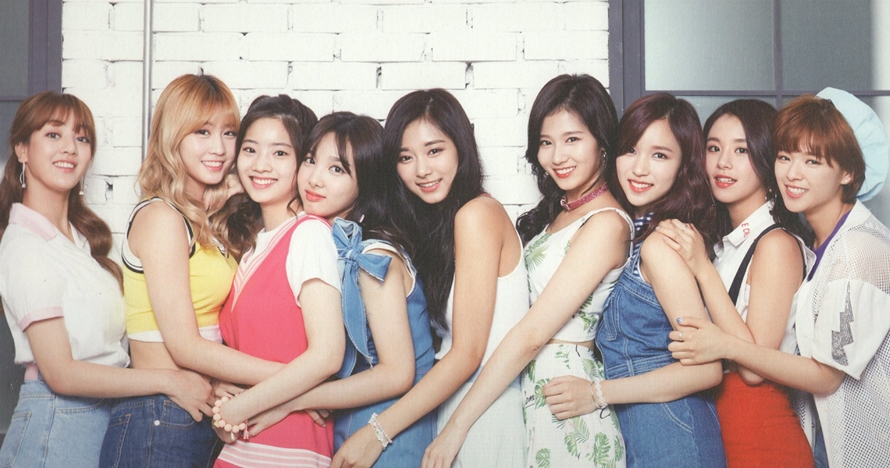 Yuk intip foto masa kecil personel girl grup Twice, imut & ngegemesin