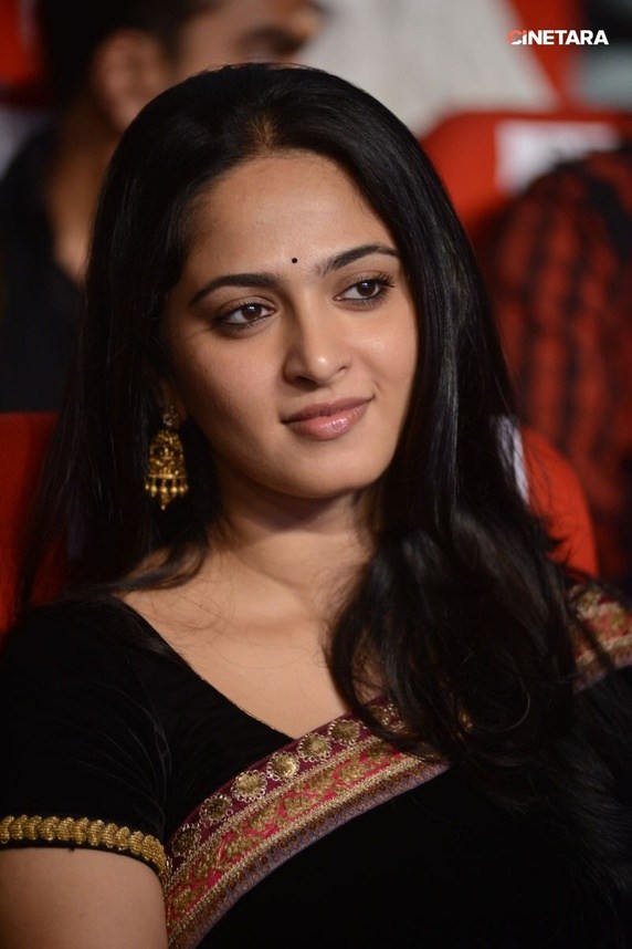 Anushka Shetty, aktris Bollywood yang jadi Devasena di Baahubali 2