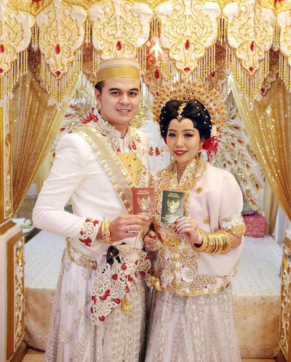 13 Foto pernikahan Ditmar Hadi dengan anak pengusaha, mewah dan meriah