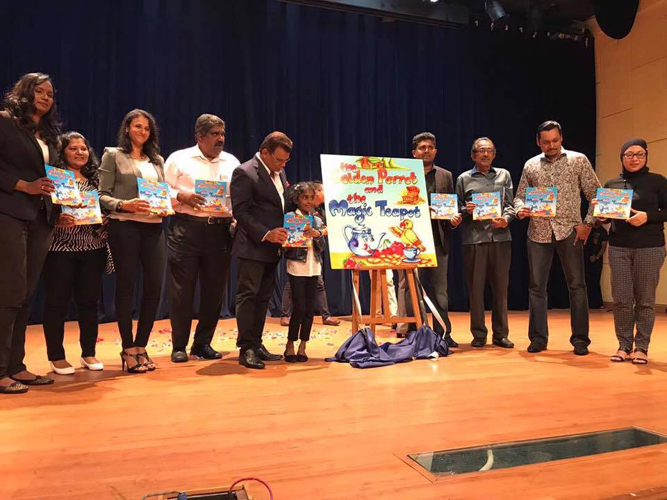 Tak bisa memegang pensil, bocah autis ini berhasil terbitkan buku