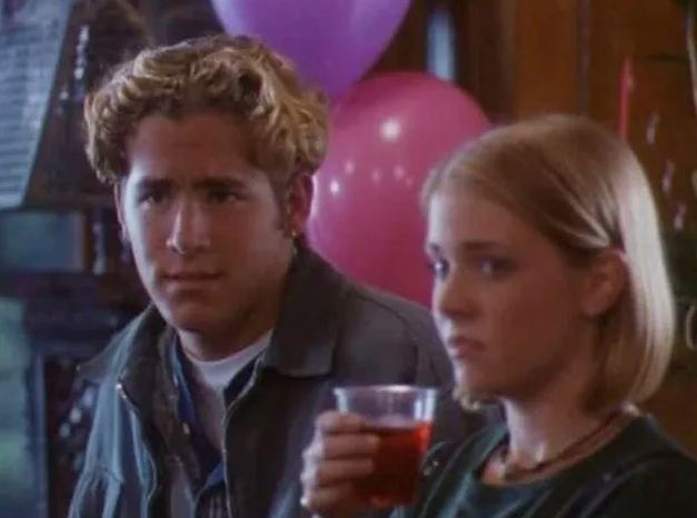 10 Gaya rambut terburuk selebriti, ada yang kayak mi instan