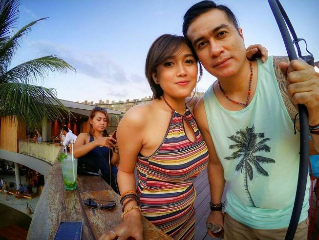 4 Fakta seputar pernikahan Adjie Pangestu, usianya terpaut 25 tahun