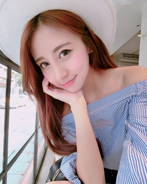 12 Potret cantiknya Rita Kao, pramugari yang dijuluki 'Barbie hidup'