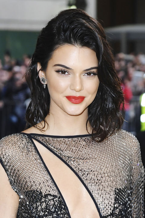 12 Foto evolusi rambut Kendall Jenner, dari culun hingga hits abis