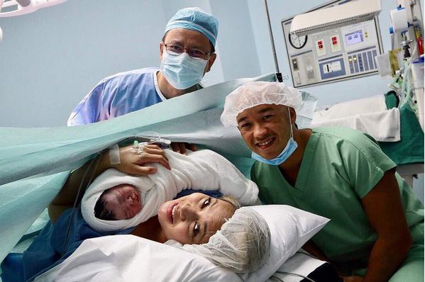 6 Seleb cantik ini melahirkan anak di luar negeri, alasannya beragam