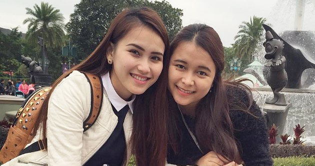 10 Potret kedekatan Ayu Ting Ting dengan sang adik Syifa, kompak nih