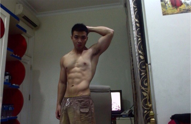 Kenalkan Himawan, adik Tina Toon yang jadi lulusan terbaik Untar