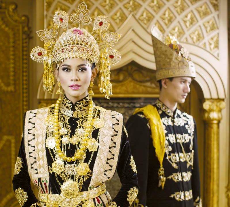 Indonesian traditional headdresses