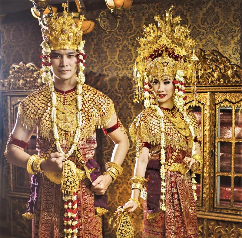7 Types of Female Traditional  Headdresses In Indonesia