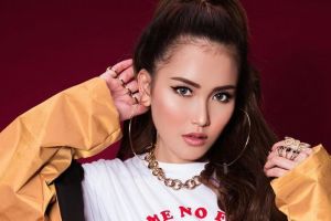 Pakai baju ini, Ayu Ting Ting lagi-lagi dituding jiplak Nagita Slavina