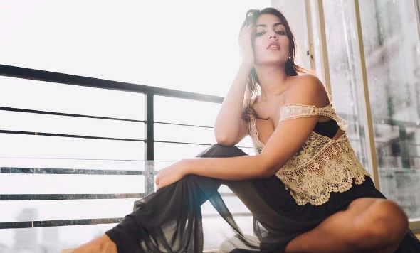 Rhea Chakraborty, si seksi yang jadi 'Ariel Tatum'-nya Bollywood