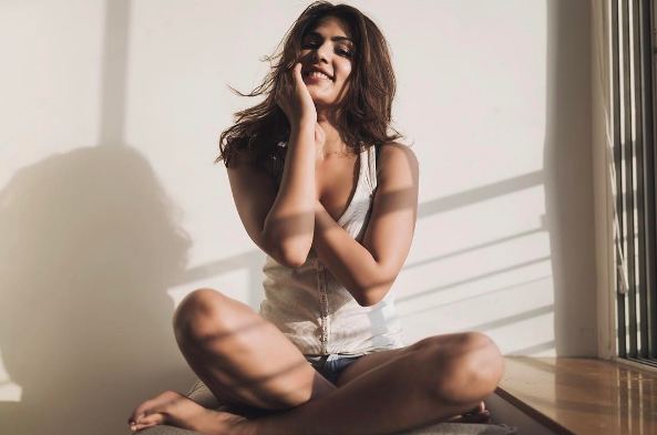 Rhea Chakraborty, si seksi yang jadi 'Ariel Tatum'-nya Bollywood