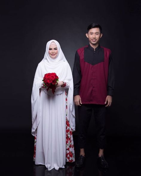 Intip foto pernikahan pebulutangkis Rian Agung dengan Mega Mustica