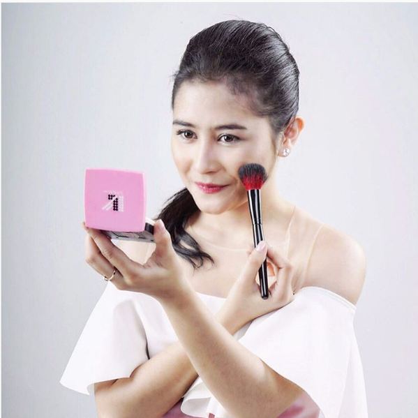 Belum berusia 25 tahun, 7 seleb cantik ini juga sukses jadi pengusaha