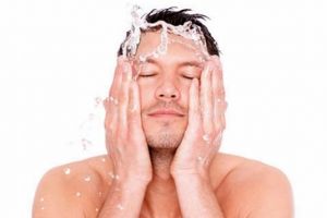 Usai cuci muka kulit rasanya ketarik? Ini lho ternyata penyebabnya