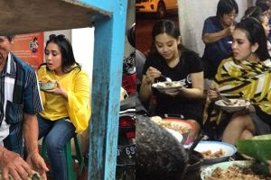 Nggak selalu resto mewah, 7 seleb ini enjoy makan di pinggir jalan