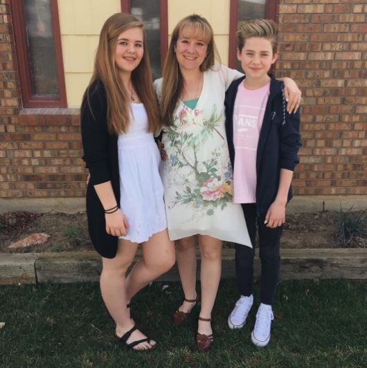 Baru 15 tahun, kemampuan makeup cowok ini bikin para cewek minder