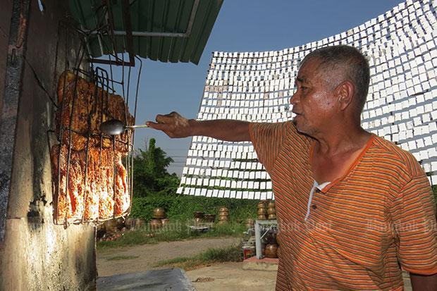 Unik, ayam panggang ini dimasak pakai sinar matahari