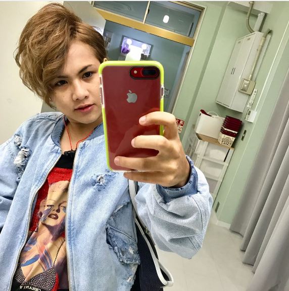 Proses cerai, 10 foto ini buktikan Evelyn makin feminin