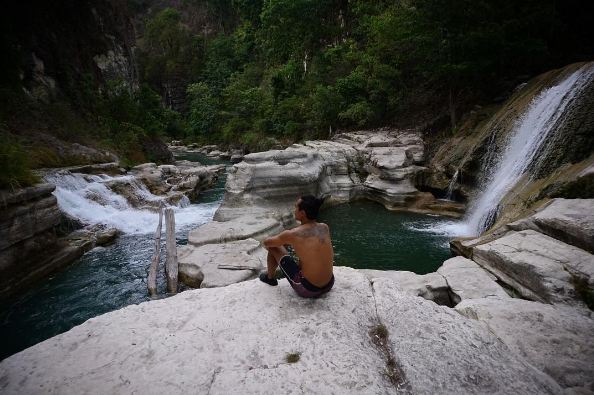 Coba kamu tebak, selebriti Tanah Air ini lagi nyantai dimana hayo?