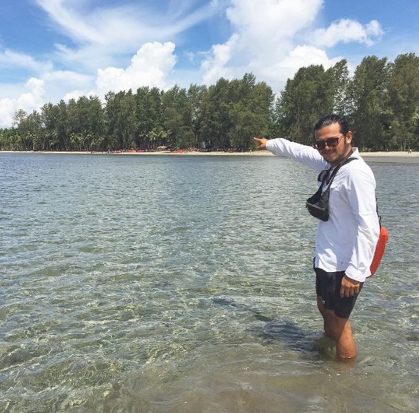 Coba kamu tebak, selebriti Tanah Air ini lagi nyantai dimana hayo?