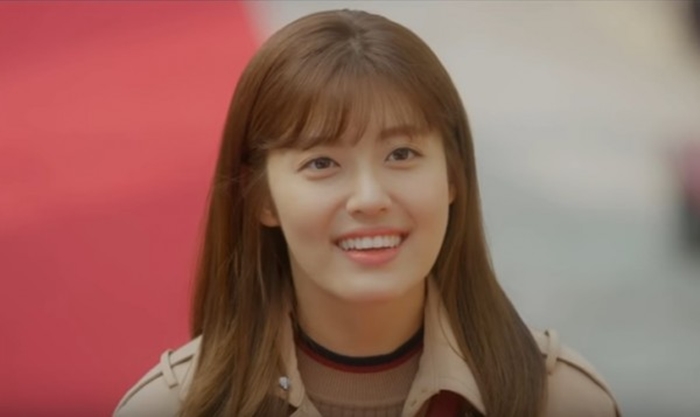 Nam Ji-hyun, si imut bergigi kelinci yang main di Suspicious Partner