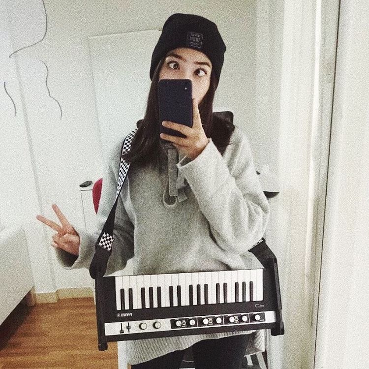 Kenalan yuk sama Jimmy,  teman setia Isyana Sarasvati