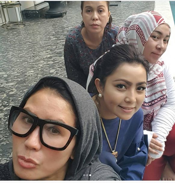 8 Foto ini bukti Mayangsari tetap eksis di medsos meski nggak punya IG