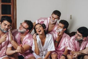 Pengantin ini pilih pria buat jadi bridesmaid, 8 fotonya lucu banget