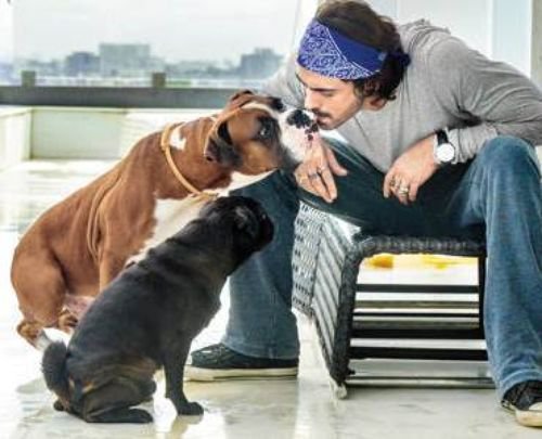 Foto 20 seleb Bollywood dengan hewan peliharaannya ini so sweet abis!