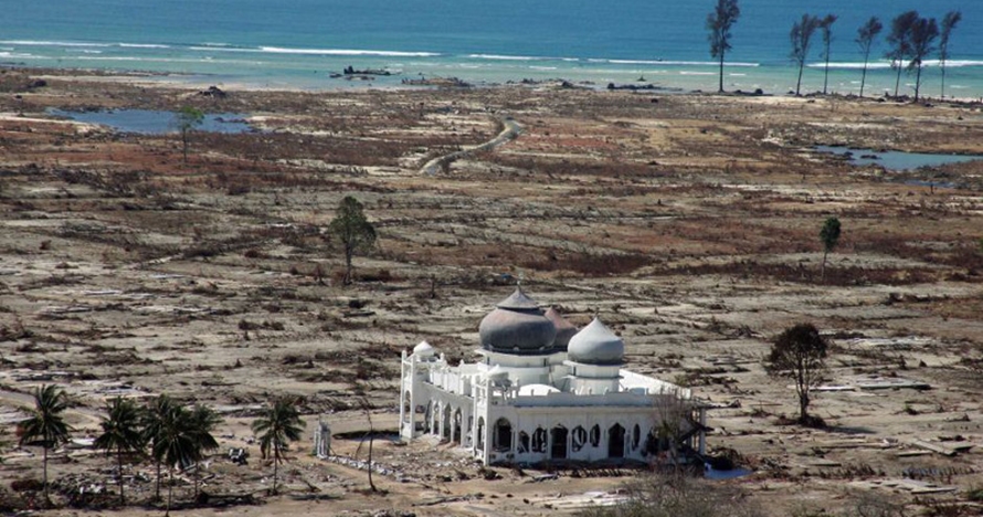 10 Bangunan ini tetap kokoh ketika bencana besar, Indonesia juga punya