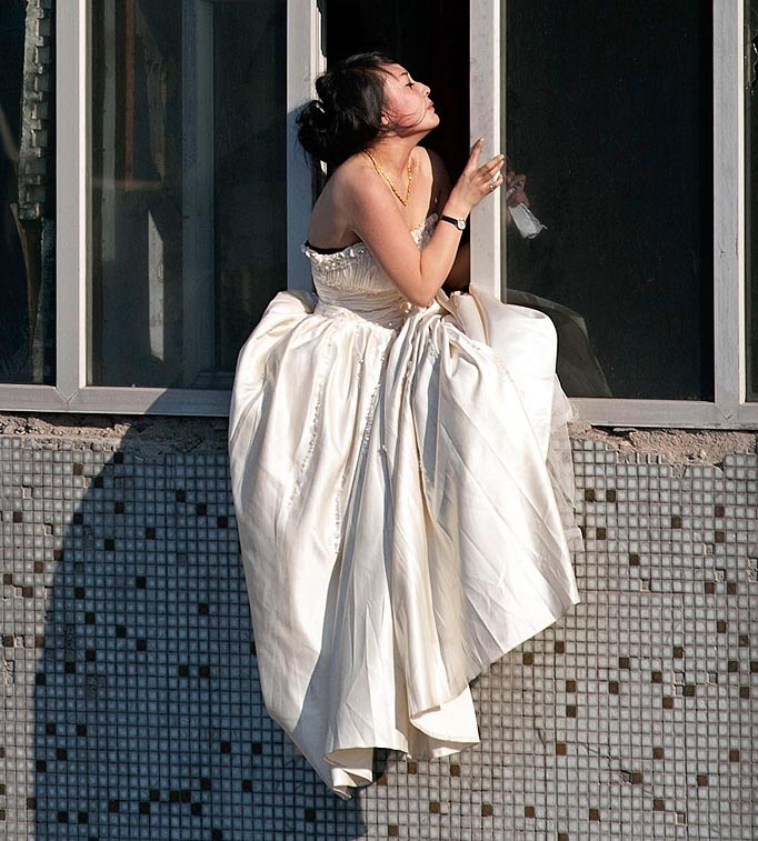 Diputus jelang nikah, wanita ini nekat bunuh diri lompat dari gedung