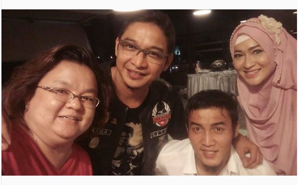 Pernah nggak akur, 4 mantan pasangan artis ini kini terlihat bersama