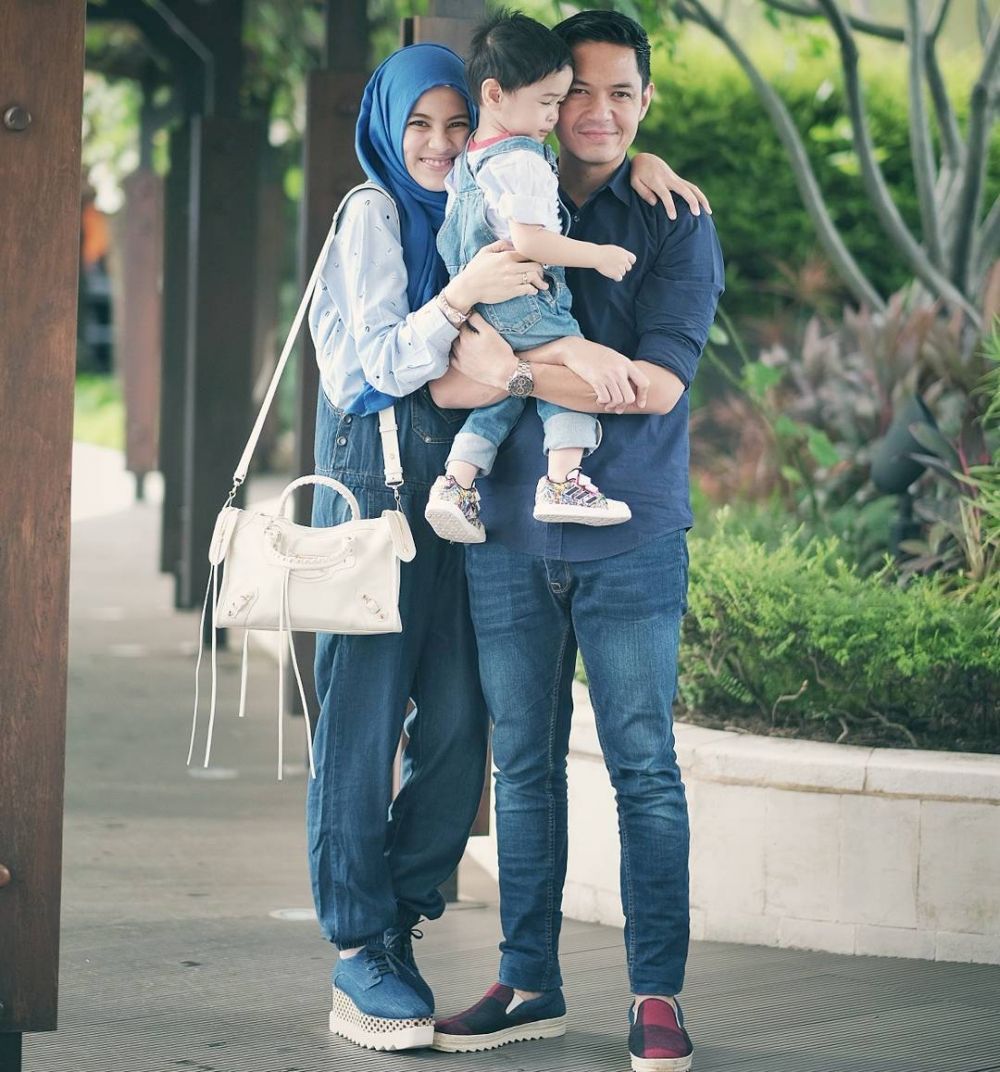 Menikah muda, ini 10 potret bahagia Alyssa Soebandono bareng keluarga