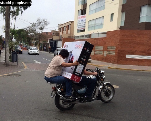 10 Foto kocak orang nekat bawa barang di kendaraan ini bikin mules