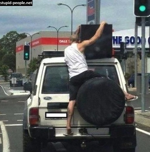 10 Foto kocak orang nekat bawa barang di kendaraan ini bikin mules