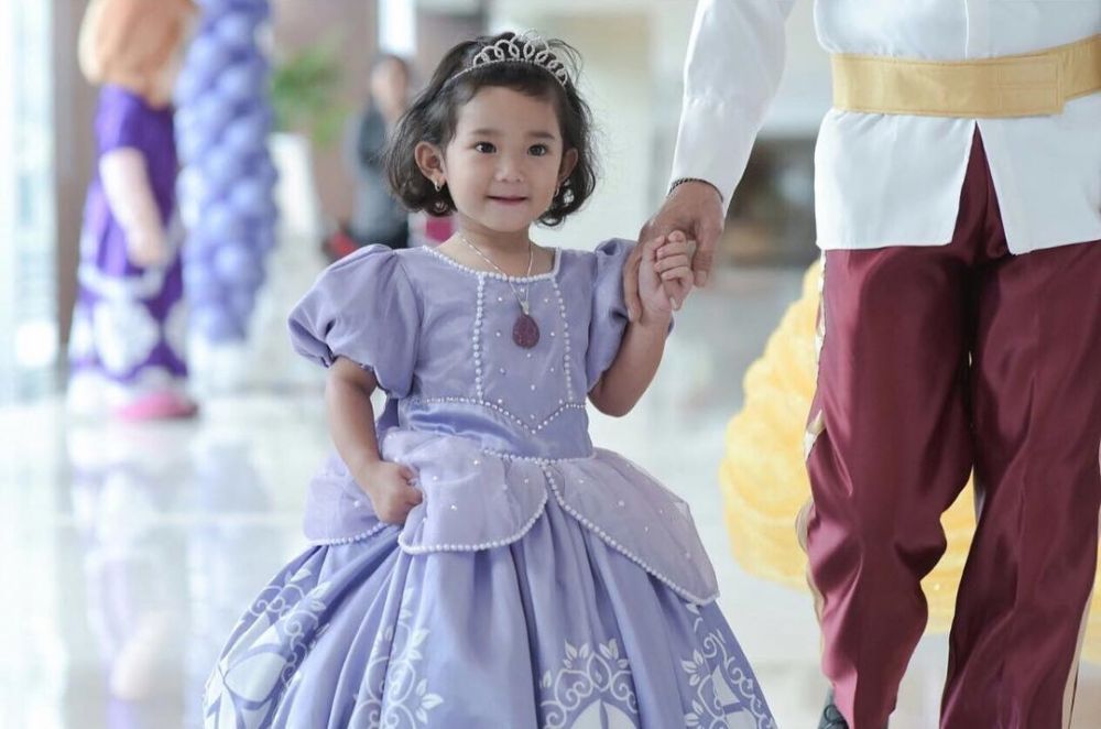 15 Gaya kece ala Bilqis Khumaira, nggak kalah hits dari sang bunda