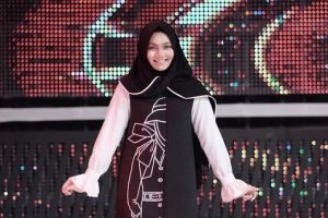 Haters komen kerja saat jam tarawih, balasan Rina Nose ini nampol abis