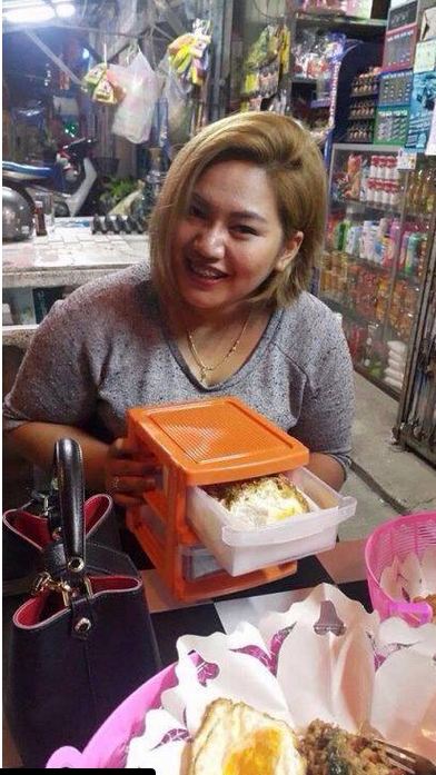 10 Alas makan tak biasa ini lagi ngetren, ada yang pakai serok sampah