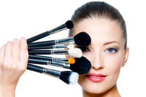 8 Benda ini digunakan untuk makeup, ada yang pakai alat kelamin pria