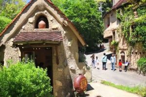 Bukan animasi, desa di film kartun Studio Ghibli ada di dunia nyata