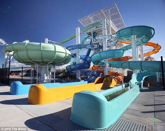 Bocah terlempar dari waterslide di hari pembukaan wahana bermain, duh!