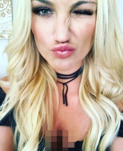 10 Foto Brooke, putri Hulk Hogan yang seksinya bikin mata malas kedip