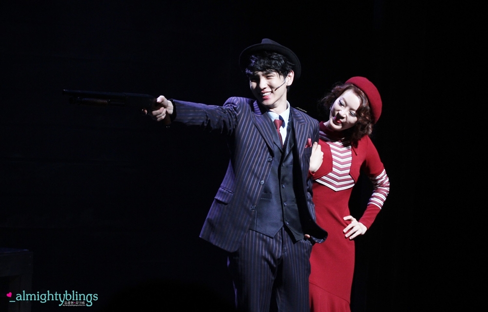 10 Idol K-Pop ganteng ini juga bintangi musikal, berbakat banget