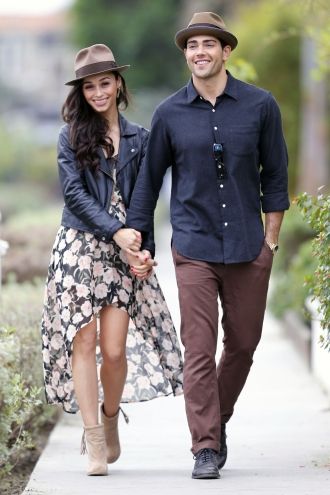 10 Inspirasi gaya couple-an bareng pacar ini bikin ...