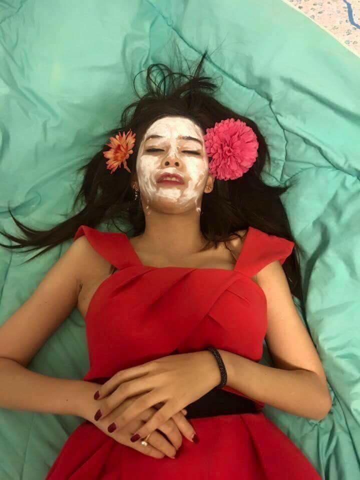 8 Foto wanita mabuk yang dikerjain temannya ini bikin prihatin