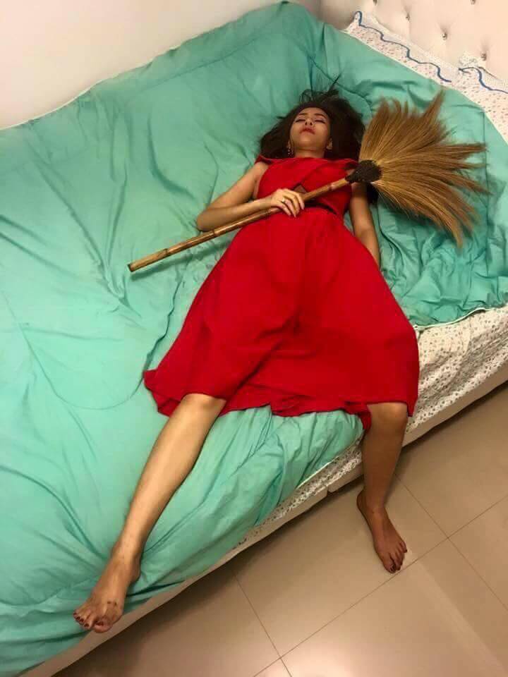 8 Foto wanita mabuk yang dikerjain temannya ini bikin prihatin