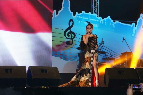 10 Foto cantik Ozakioza, rekan duet baru Pamela Safitri Duo Serigala