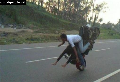 10 Foto orang mau gaya malah ketiban apes, duh banget pokoknya